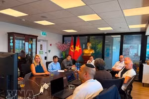 工作会谈场面。（图片来源：越通社）