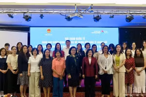 来自各部委、国际组织以及性别平等、照护经济领域的专家代表出席研讨会。（日英 摄）