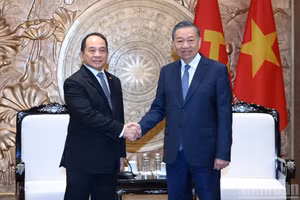 越共中央总书记、国家主席苏林会见菲律宾国家安全委员会顾问爱德华多。