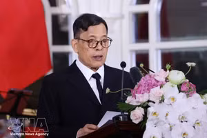 泰国国王玛哈·哇集拉隆功在招待宴会上发表讲话。（图片来源：越通社）
