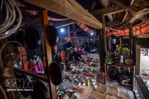 对于富寿省芒族地区各乡村而言，芒巫仪式至今仍存在于当地民众的文化和信仰生活中。（图片来源：越通社）