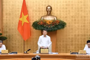 越南政府总理黎明兴在河内主持召开2026年9月政府例行会议及政府与地方视频会议。（陈海 摄）
