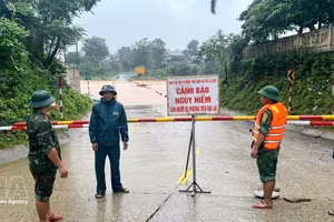边防部队主动应对强降雨，确保边境地区安全。（图片来源：越通社）