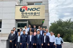 工贸部部长黎孟雄率团造访韩国国家石油公司（KNOC）。（图片来源：工贸部）