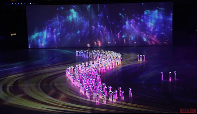 第31届东运会开幕式在越南美廷国家体育场热闹开场 ảnh 5 第31届东运会开幕式在越南美廷国家体育场热闹开场 ảnh 5