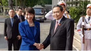 越南国会主席陈青敏与日本首相高市早苗。