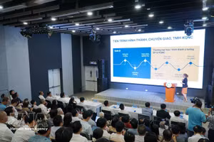 2026年3月13日，胡志明市科学技术局举办“为商业化注入动力，加速将使用国家预算的研究成果和知识产权应用于生产经营中政策试行提案”部署会议。（图片来源：越通社）