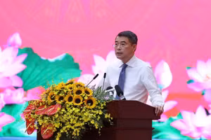 越南政府总理黎明兴在仪式上致辞。