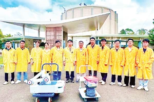 机器人在大叻核反应堆进行测试。（进孝 摄）