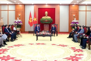 苏林总书记会见前来辞行拜会的美国驻越南大使。（登科 摄）