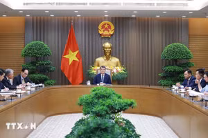 越南政府总理黎明兴与新西兰总理通电话。