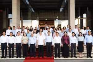 国会主席陈青敏主持召开与外交部、国会国防安全与对外委员会、国会办公厅的工作会议。