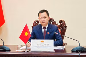 越南国会国防安全与对外委员会的国会代表、第十五届国会青年议员代表团副团长郑春安。