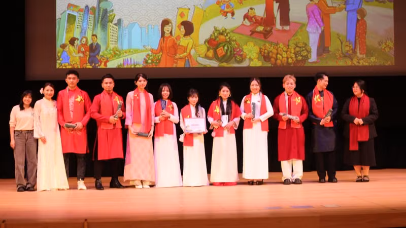 旅居富山越南人参加活动。