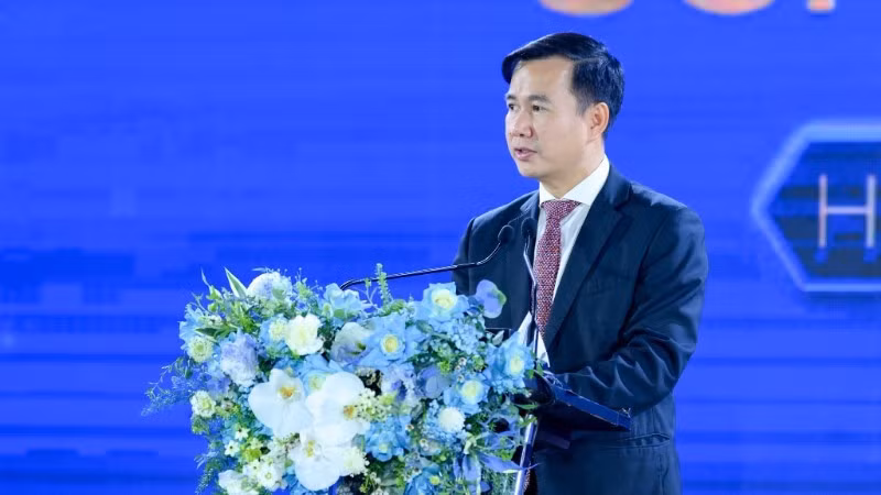 越南科技部副部长裴世维发表讲话。