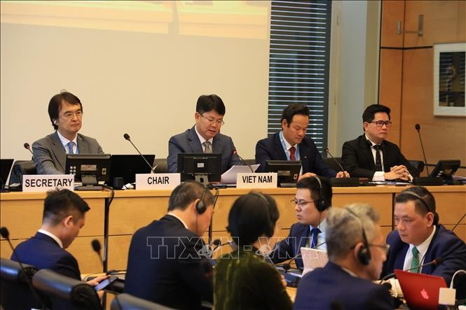 由司法部副部长阮清静率领的越南跨部门代表团与会。（图片来源：越通社）
