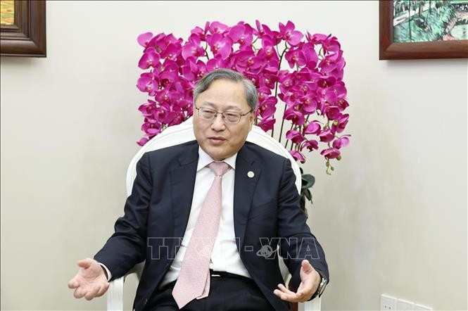 中联部前西欧局局长、察哈尔学会秘书长张建国。（图片来源：越通社）
