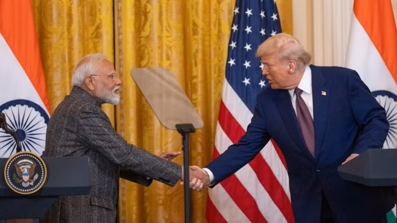 2025年2月13日，美国总统唐纳德·特朗普在华盛顿白宫会见印度总理纳伦德拉·莫迪。（图片来源：新华社）