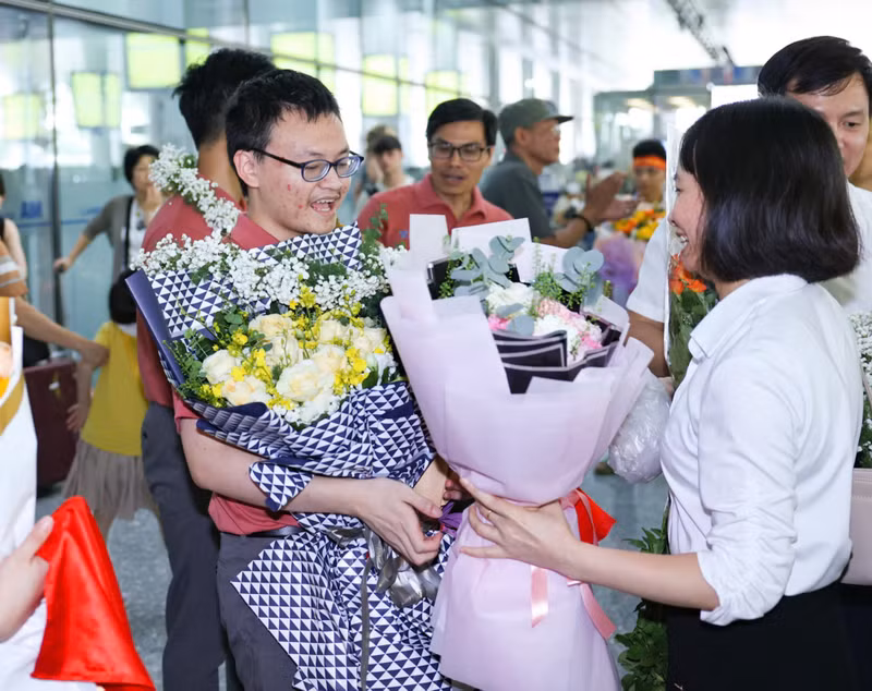 河内师范大学重点高中三年级学生阮黄魁排名第10位。