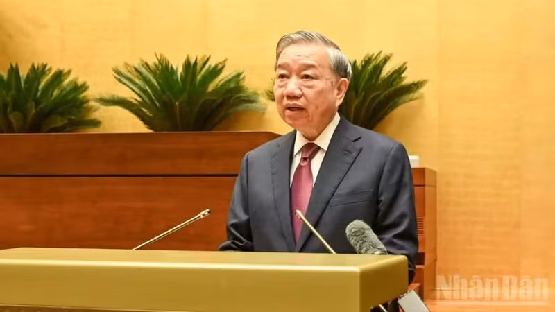 越共中央总书记、国家主席苏林发表讲话。