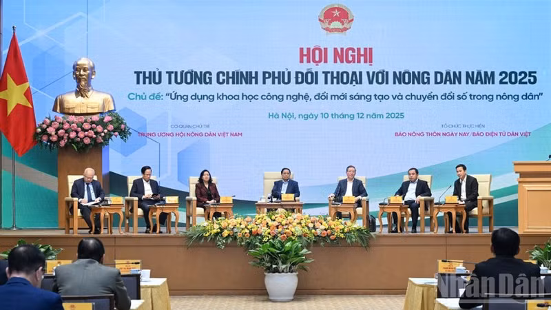 范明正总理和各位代表出席对话会。