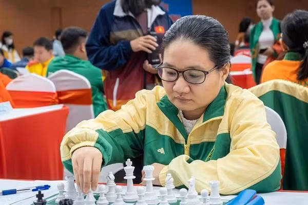 黄氏宝簪选手是参加2025年东南亚国际象棋锦标赛的越南队成员。