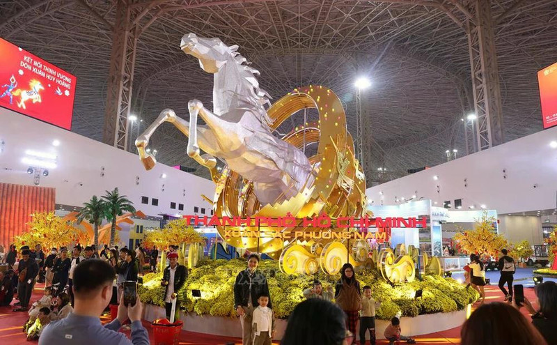 在胡志明市展区的2026丙午年吉祥物形象。