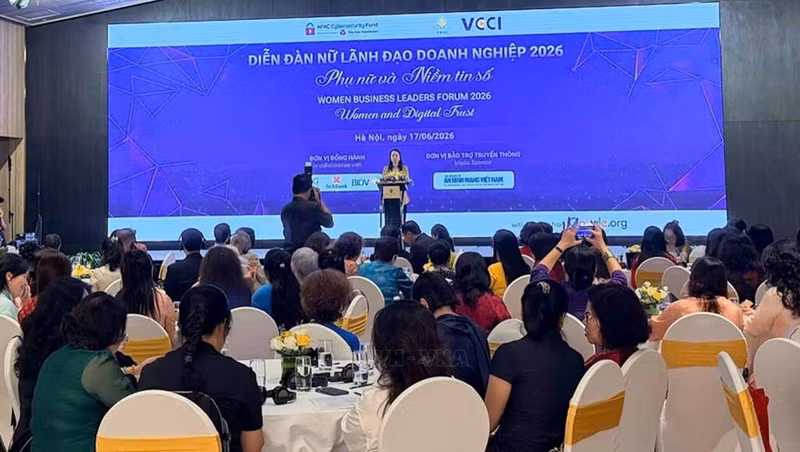 主题为“女性与数字信任”的2026年女性企业领袖论坛场景。（图片来源：越通社）