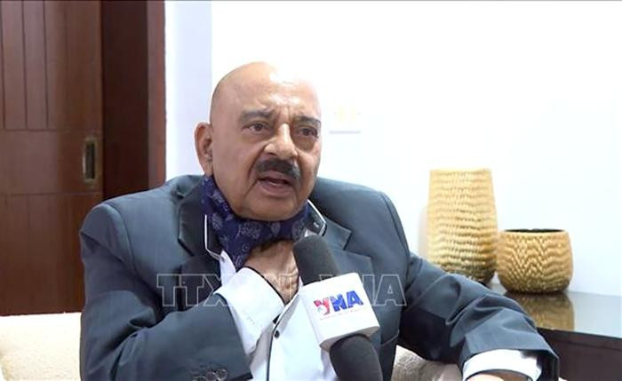 印度前副国家安全顾问S.D. 普拉丹接受记者的采访。（图片来源：越通社）