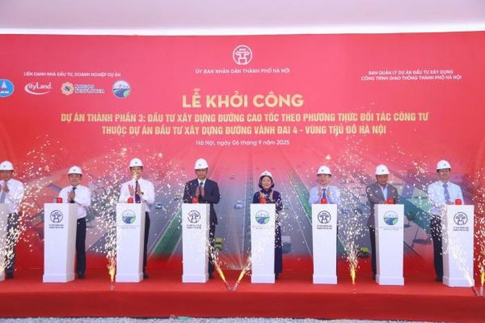 环城四号首都圈高速公路项目第3子项目动工仪式。（图片来源：baomoi.com）