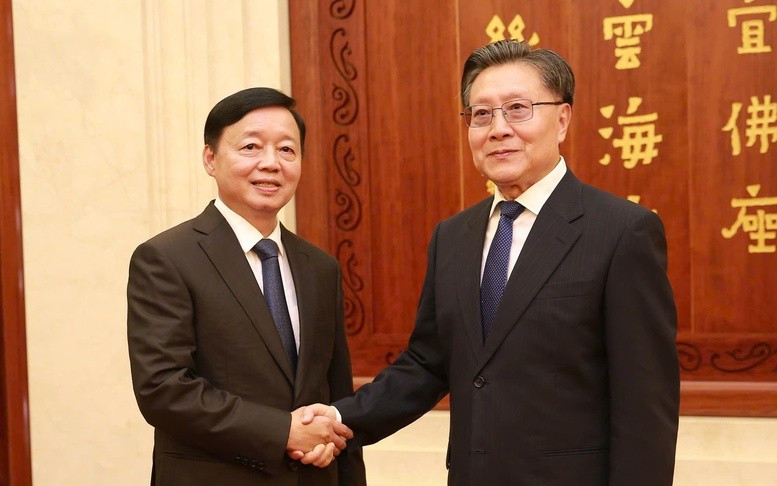 越南政府副总理陈红河会见中国全国人大常委会副委员长王东明。（图片来源：baochinhphu.vn）
