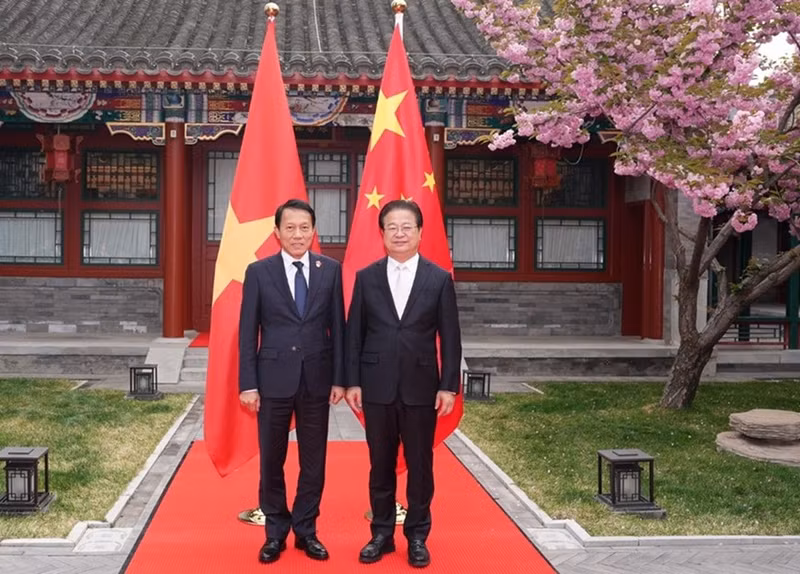 越共中央政治局委员、越南公安部长梁三光大将会见中国国家安全部长陈一新。