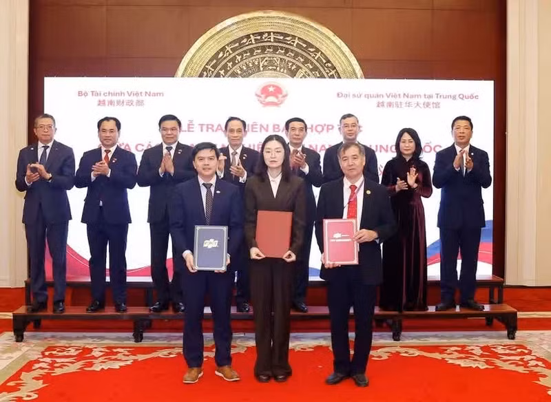 越南与中国企业互相交换合作谅解备忘录。