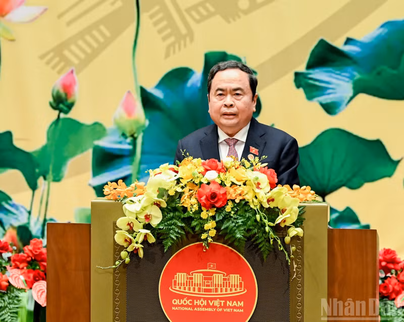 国会主席陈青敏在仪式上发表讲话。（维灵 摄）