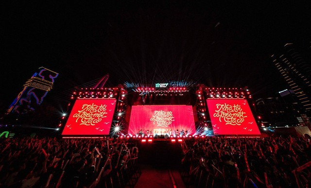 Hozo市春节联合会的热闹气氛。（图片来源：tphcm.chinhphu.vn）