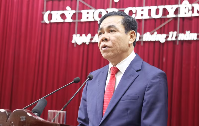 武仲海同志全票当选为义安省人民委员会主席。