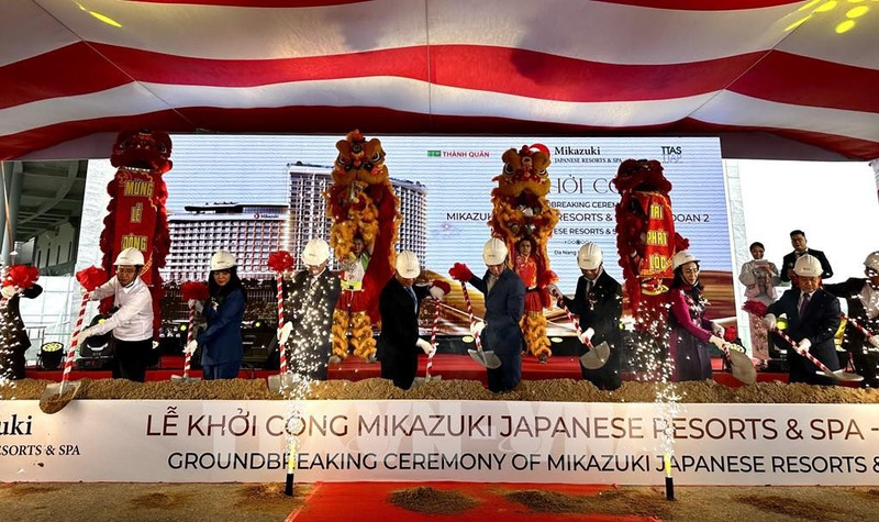 三日月日式度假村与温泉项目二期动工仪式。