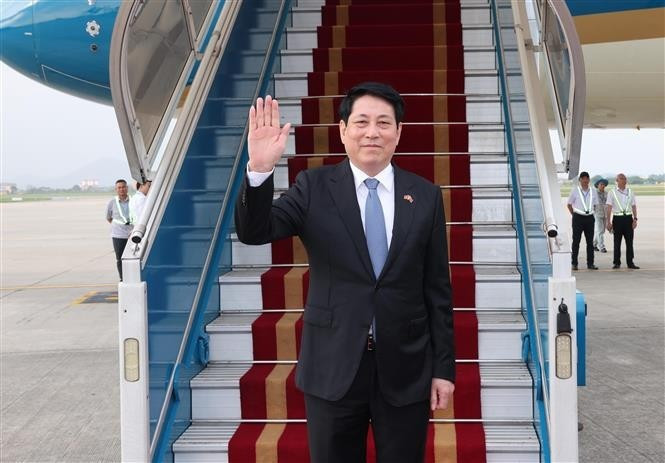 国家主席梁强启程出席世界反法西斯战争胜利80周年纪念活动并对中国进行访问。（图片来源：越通社）