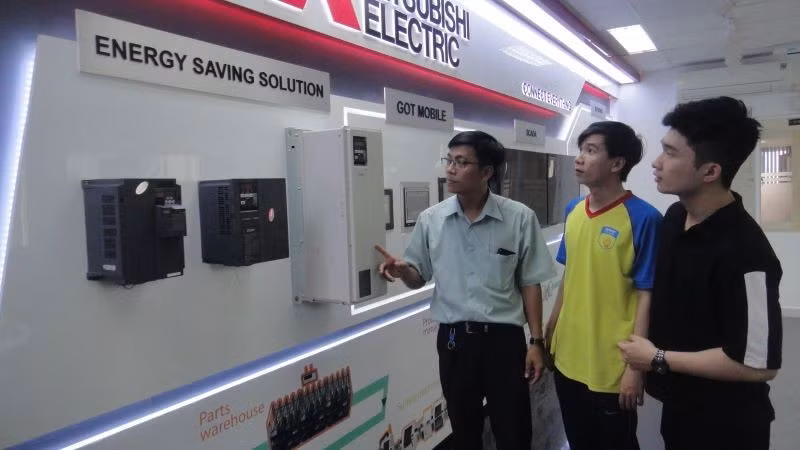 胡志明市高科技区的人力资源自动化培训。