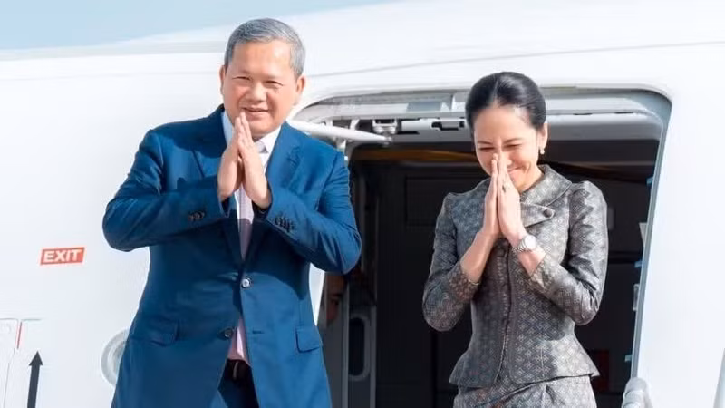 柬埔寨首相洪玛奈和夫人启程，对越南进行正式访问并出席第三届东盟未来论坛。