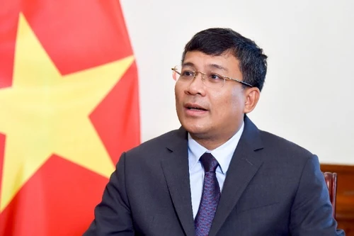 越共中央候补委员、外交部常务副部长、《联合国海洋法公约》第35次缔约国会议主席阮明宇。