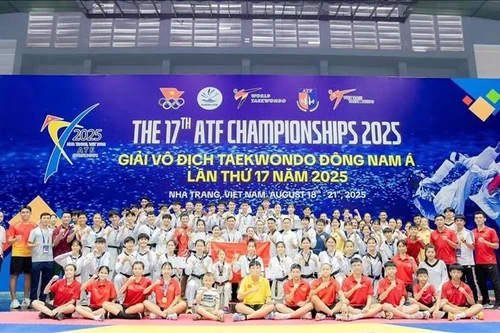 参加第17届东南亚跆拳道锦标赛的越南代表团。(图片来源:baotintuc.vn)