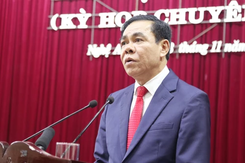 武仲海同志全票当选为义安省人民委员会主席。