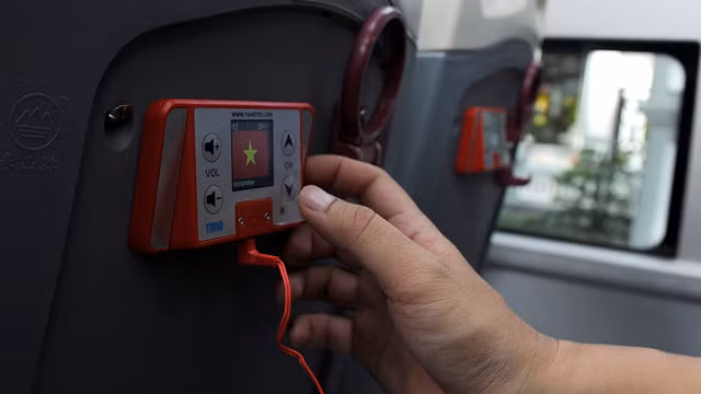 河内首条双层观光巴士正式投运（组图） ảnh 5