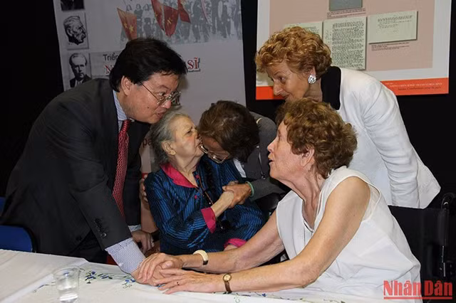 雷蒙德·迪恩——为越南而战斗的好榜样 ảnh 2