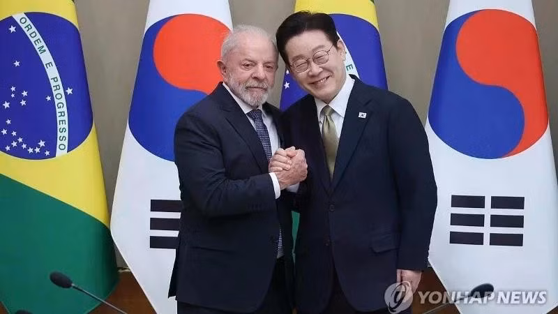 巴西领导人卢拉与韩国总统李在明一致同意将两国关系提升为战略伙伴关系。