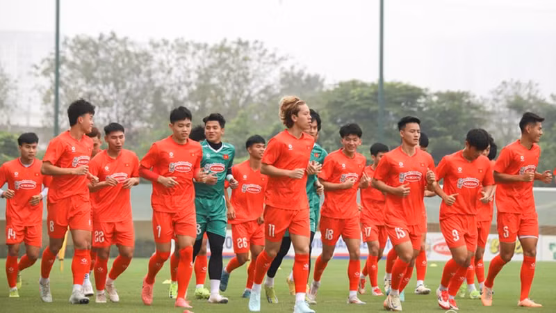 越南U23国家队队员在训练中。（图片来源：越南足联）
