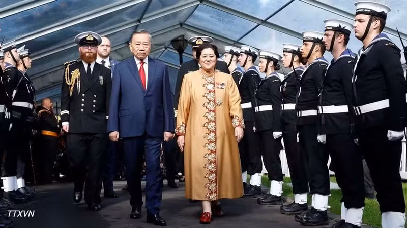 当地时间8月13日上午，新西兰总督辛迪·基罗在奥克兰市主持隆重仪式，欢迎越共中央总书记、国家主席苏林于2026年8月12日至14日率领越南高级代表团对新西兰进行国事访问。（图片来源：越通社）