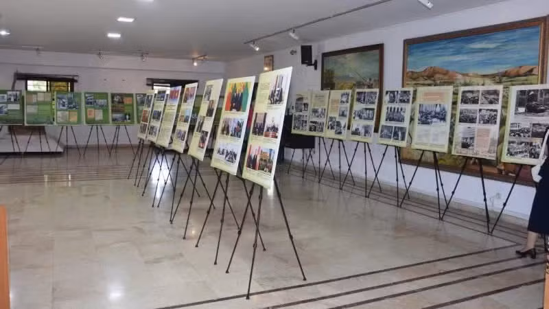 专题展览“胡志明主席——和平与国际友谊的象征”展区一角。（图片来源：组委会提供）
