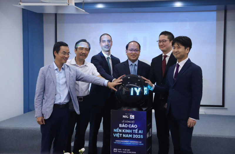 《2025年越南人工智能经济》报告发布仪式。